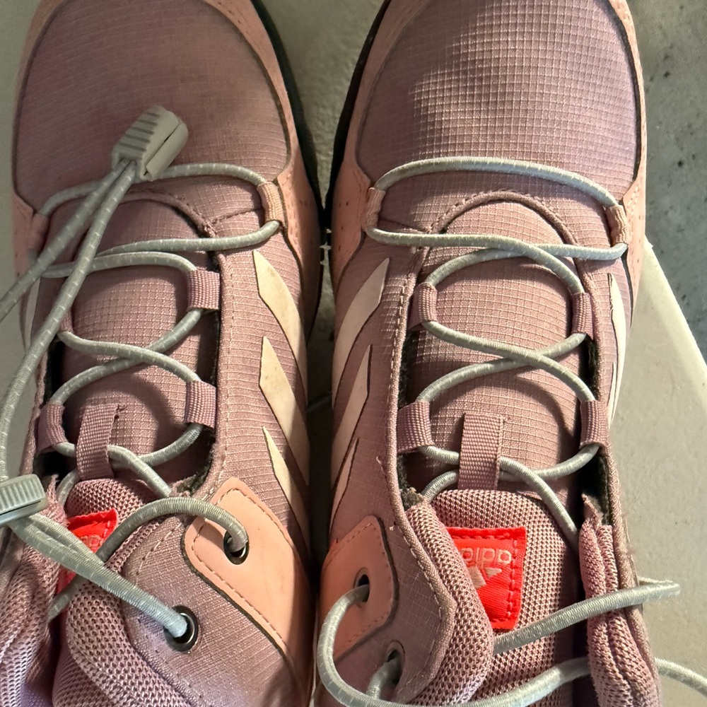 Adidas Girls Blush Hiking boot. Mint condition. Only wore a few times.